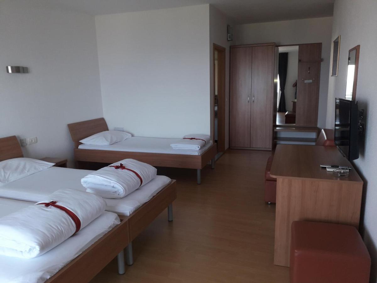 Hotel Lukas Градац Екстериор снимка